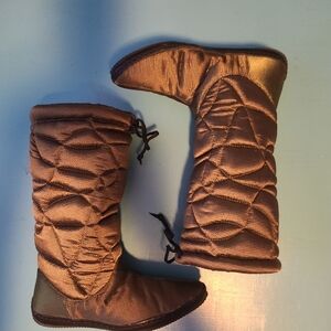 Stylish Quilted Tan Winter Boots
